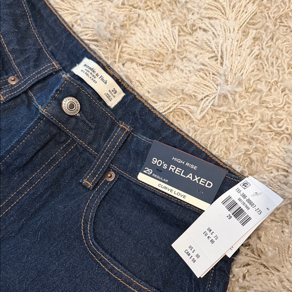 Abercrombie & Fitch Curve Love High Rise 90’s Relaxed Jeans - Picture 3 of 3